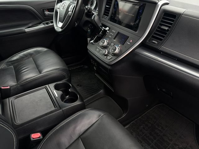 Used 2015 Toyota Sienna SE FWD image 19