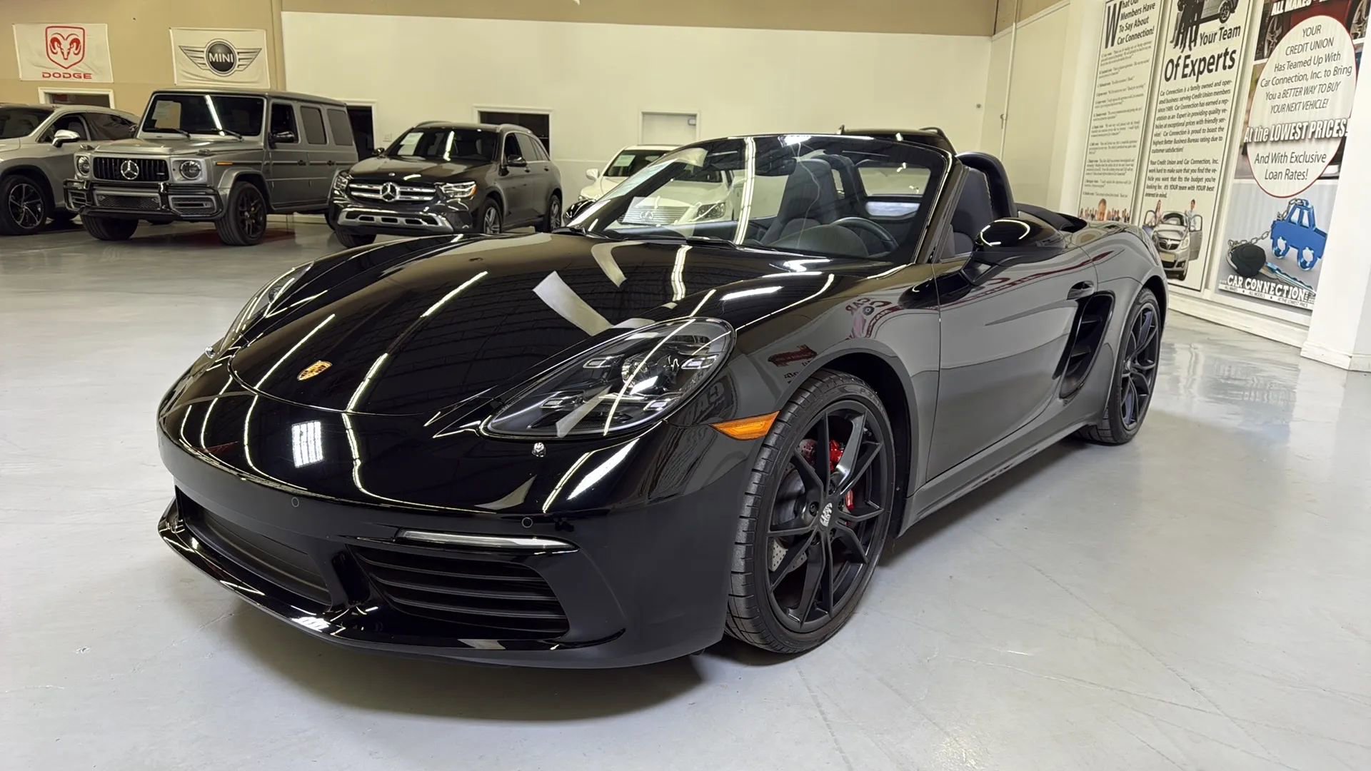 Used 2025 Porsche 718 Boxster image 4