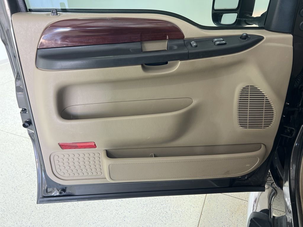 Used 2006 Ford F250 XLT image 16