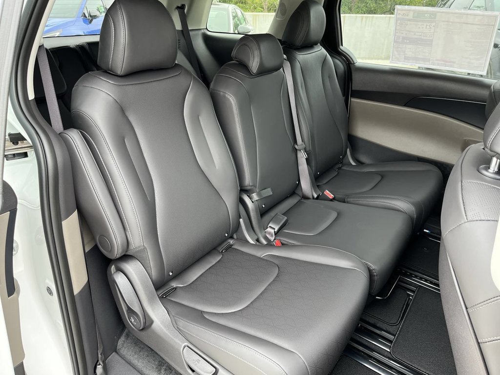New 2026 Kia Carnival FWD image 26