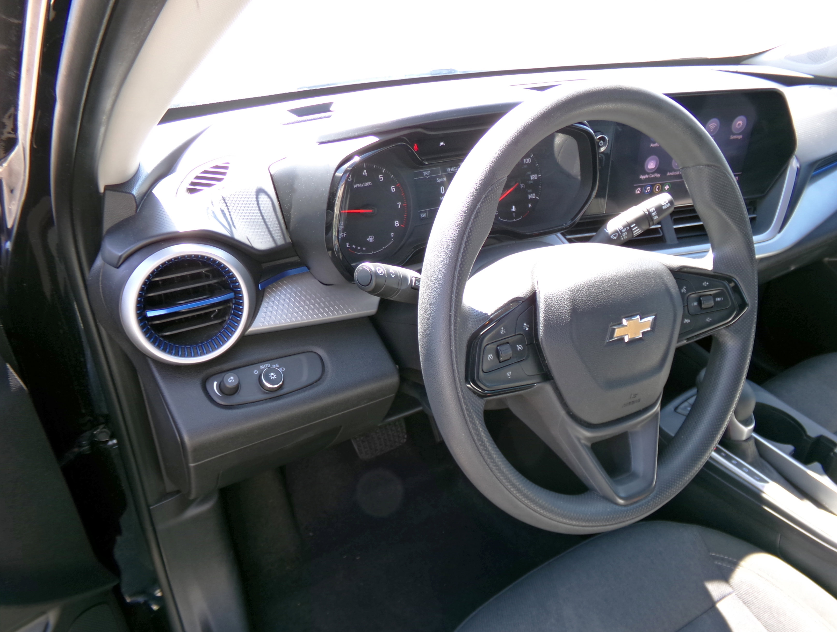 Used 2025 Chevrolet Trax LS image 12