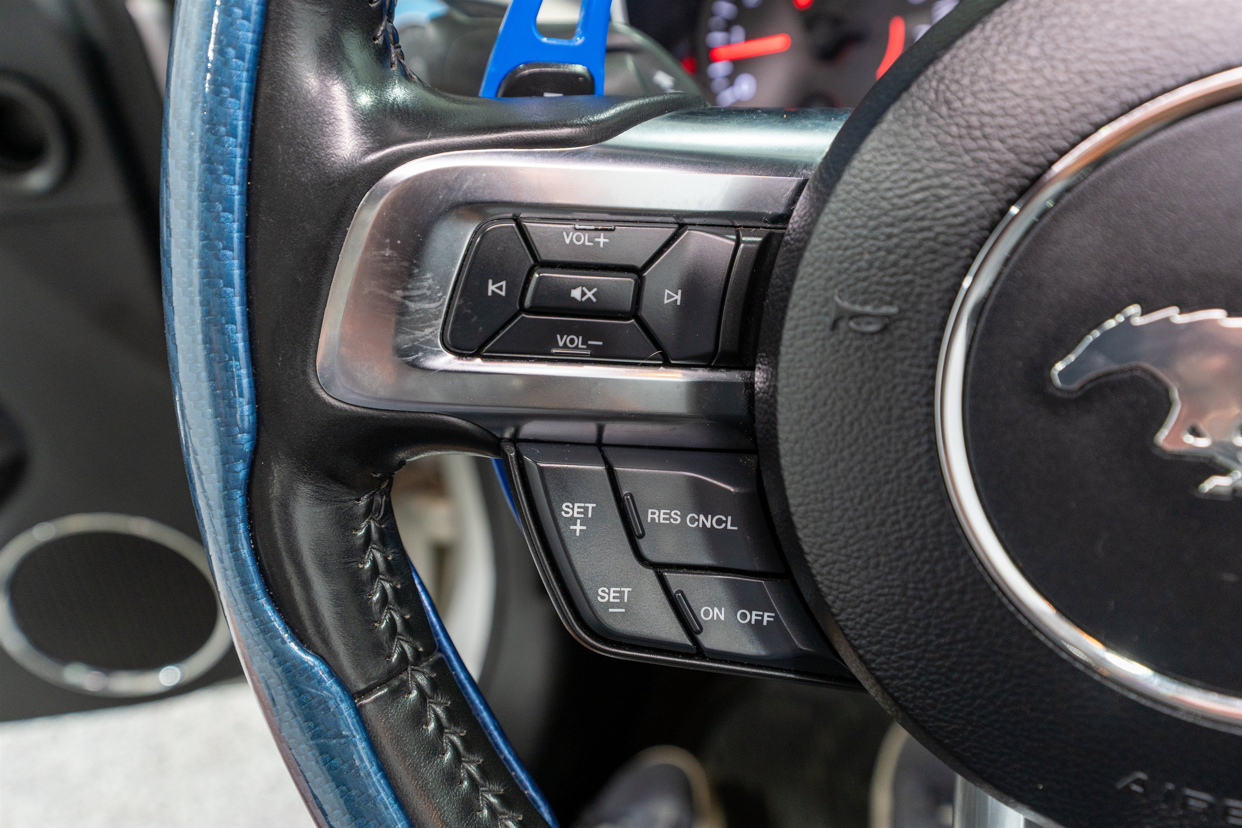 Used 2019 Ford Mustang Premium RWD image 27