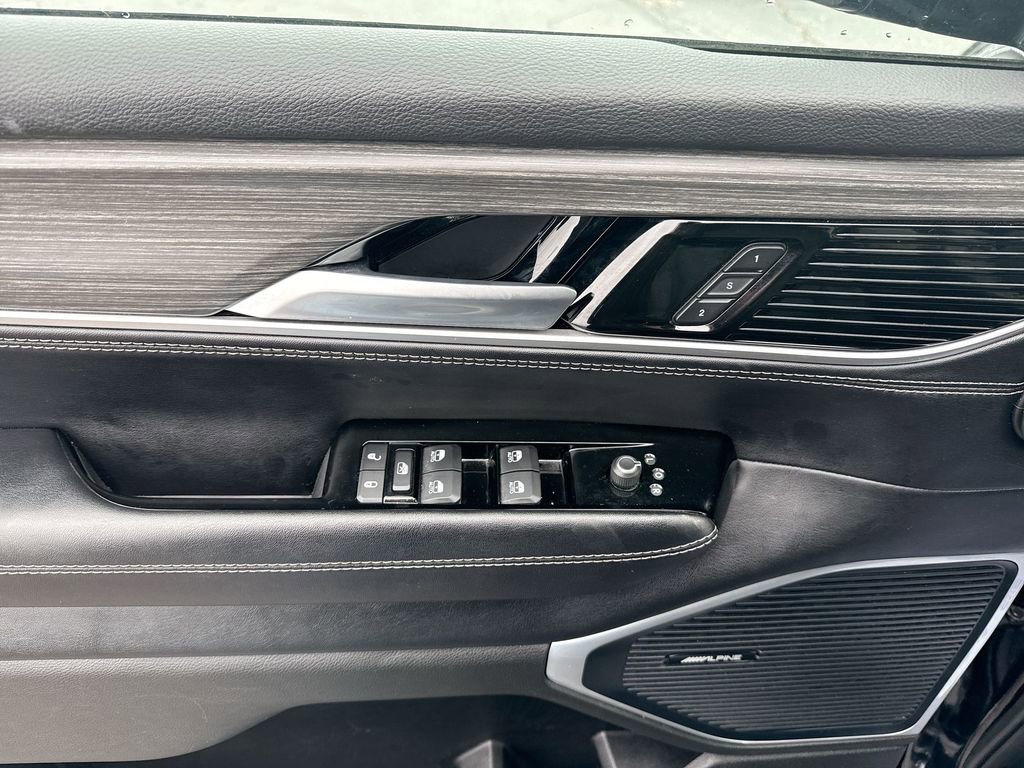 Used 2024 Jeep Wagoneer L Series III w/ Flexible Seating Group image 23