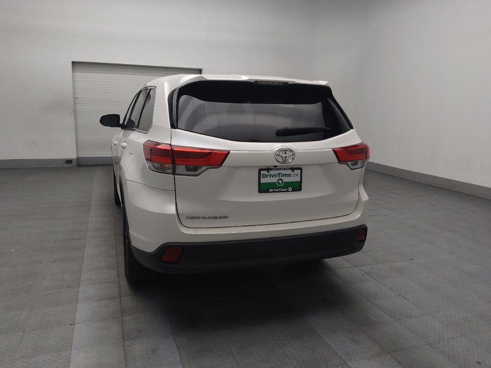 Used 2019 Toyota Highlander LE image 6