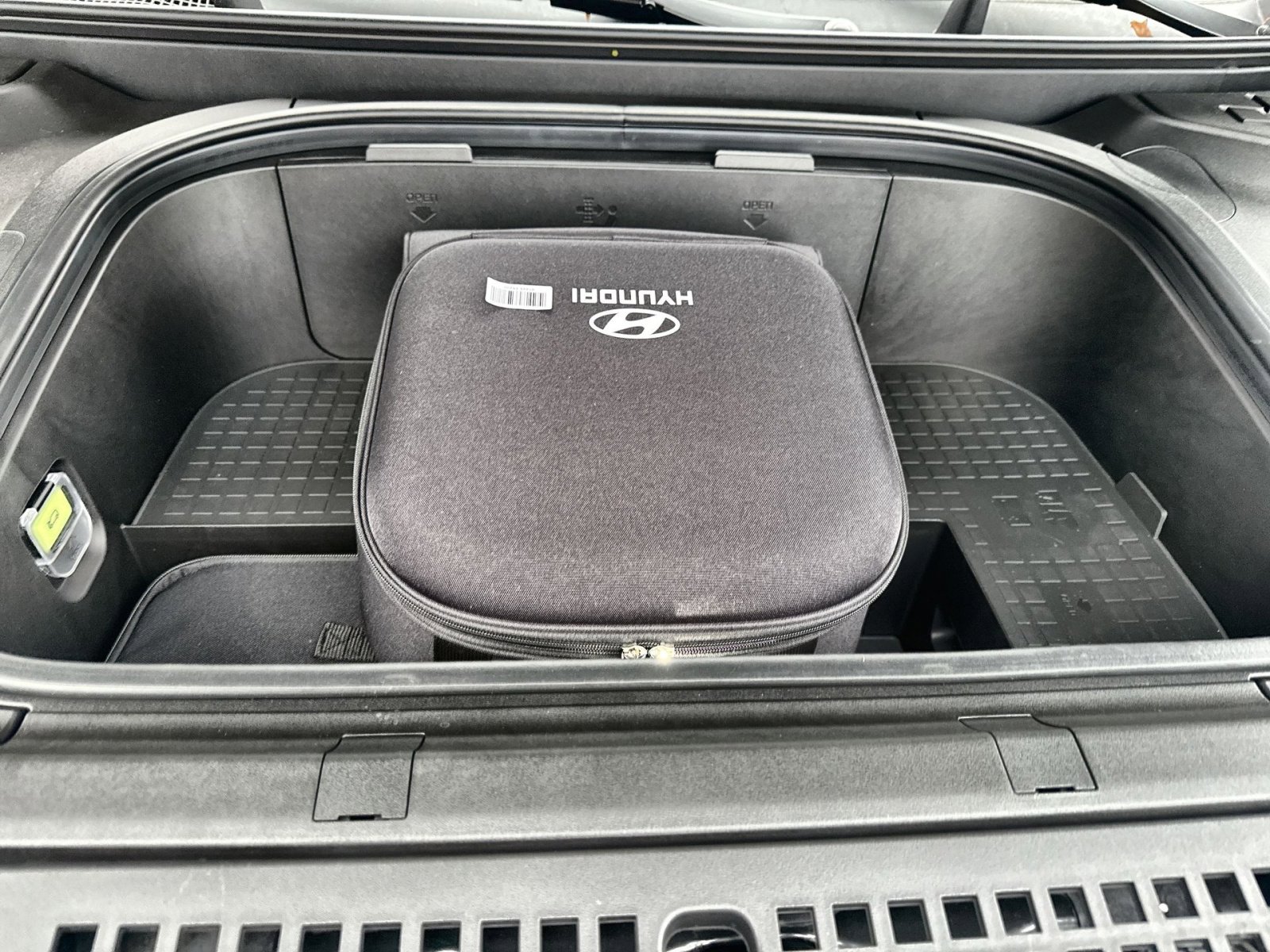 New 2026 Hyundai Ioniq 9 SE image 28