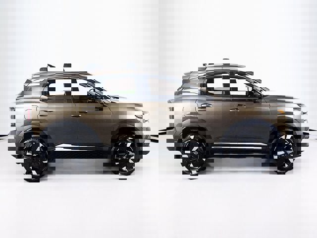 New 2026 Nissan Kicks SR w/ Cold Weather Package image 4