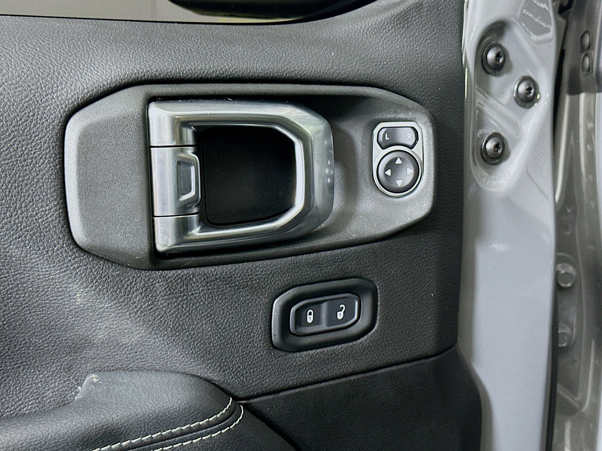 Used 2023 Jeep Wrangler Sahara w/ Cold Weather Group image 15