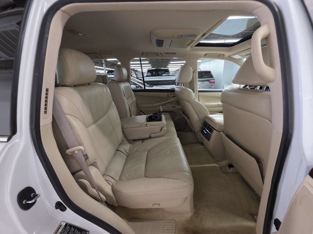 Used 2010 Lexus LX 570 4WD w/ Luxury Pkg image 27