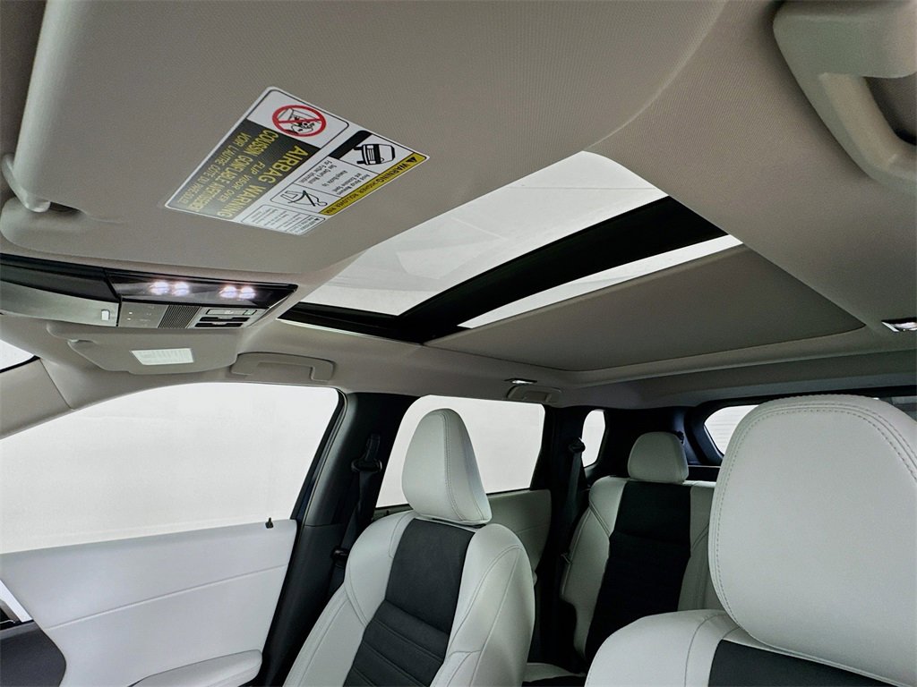 New 2025 Mitsubishi Outlander SE image 23