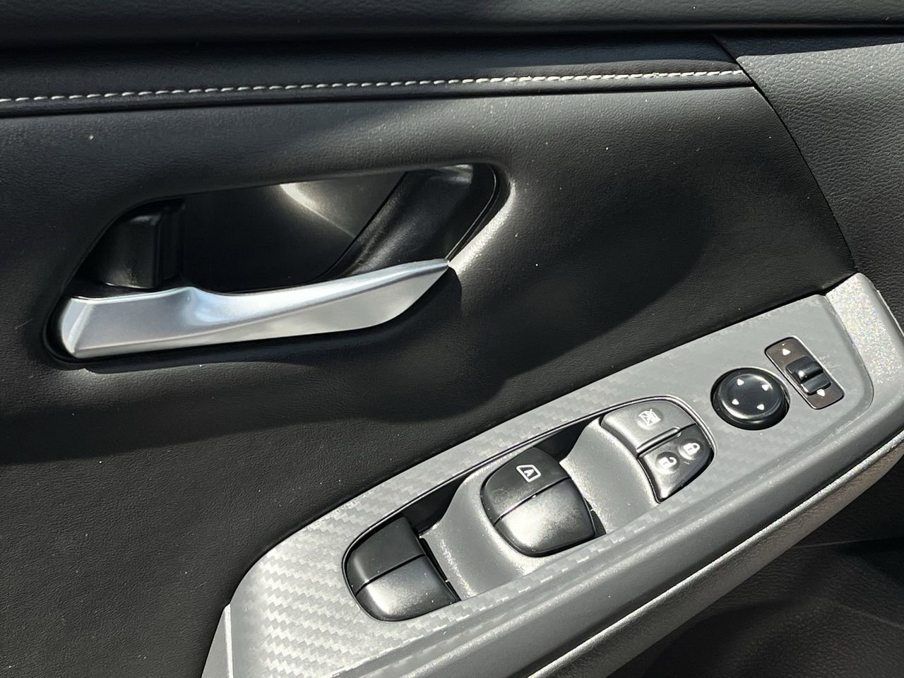 Used 2024 Nissan Sentra SV image 21