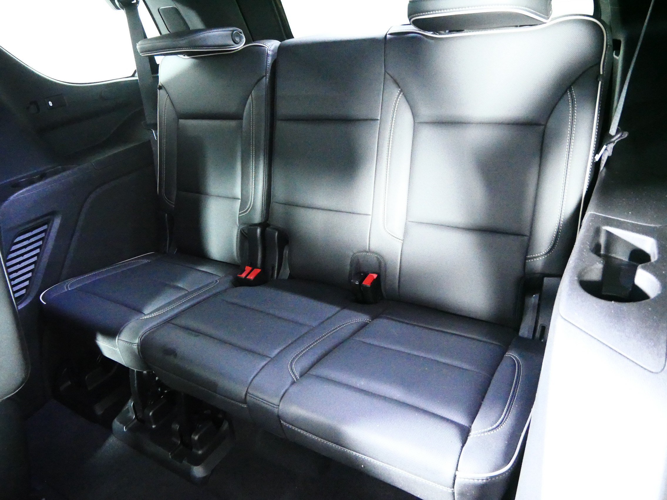 Used 2021 Chevrolet Tahoe Premier w/ Premium Package AWD/4WD image 33