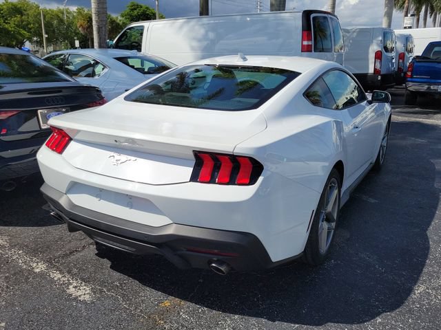Used 2024 Ford Mustang Coupe RWD image 3