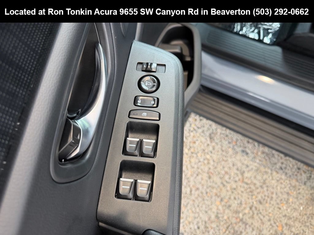 Used 2025 Honda Pilot Black Edition image 14