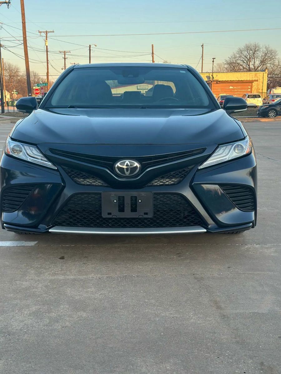 Used 2020 Toyota Camry XSE image 2