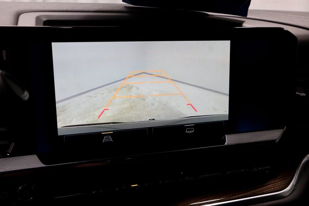 Used 2023 Chevrolet Silverado 1500 LT image 2