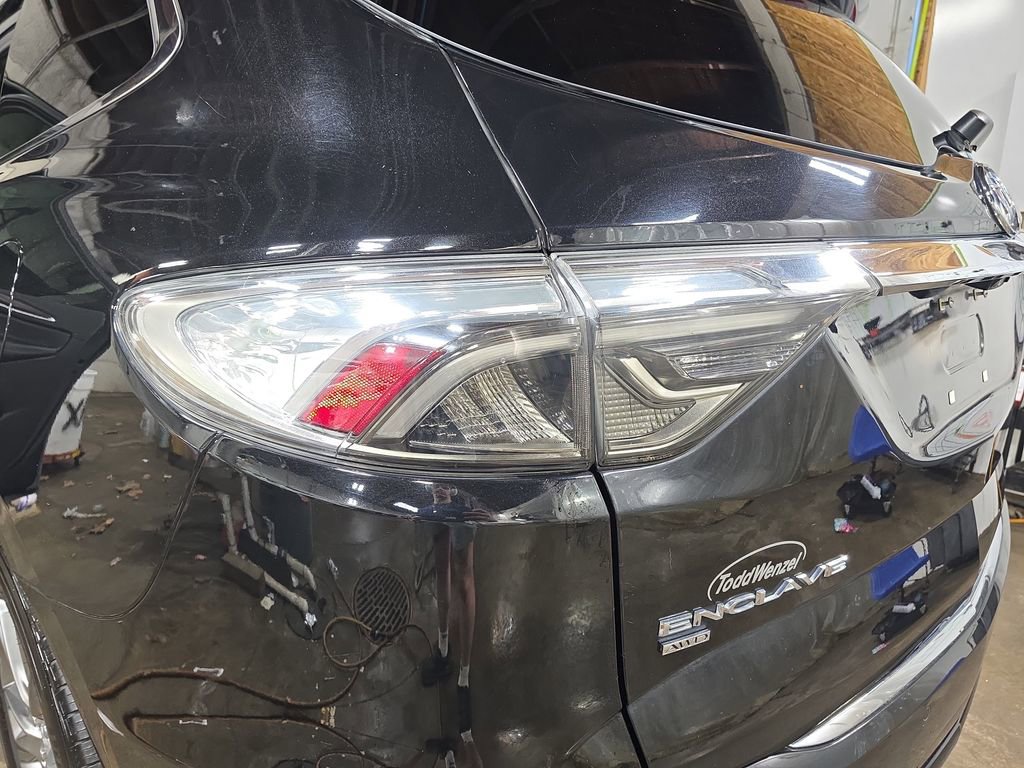 Used 2022 Buick Enclave Avenir w/ Avenir Technology Package image 32