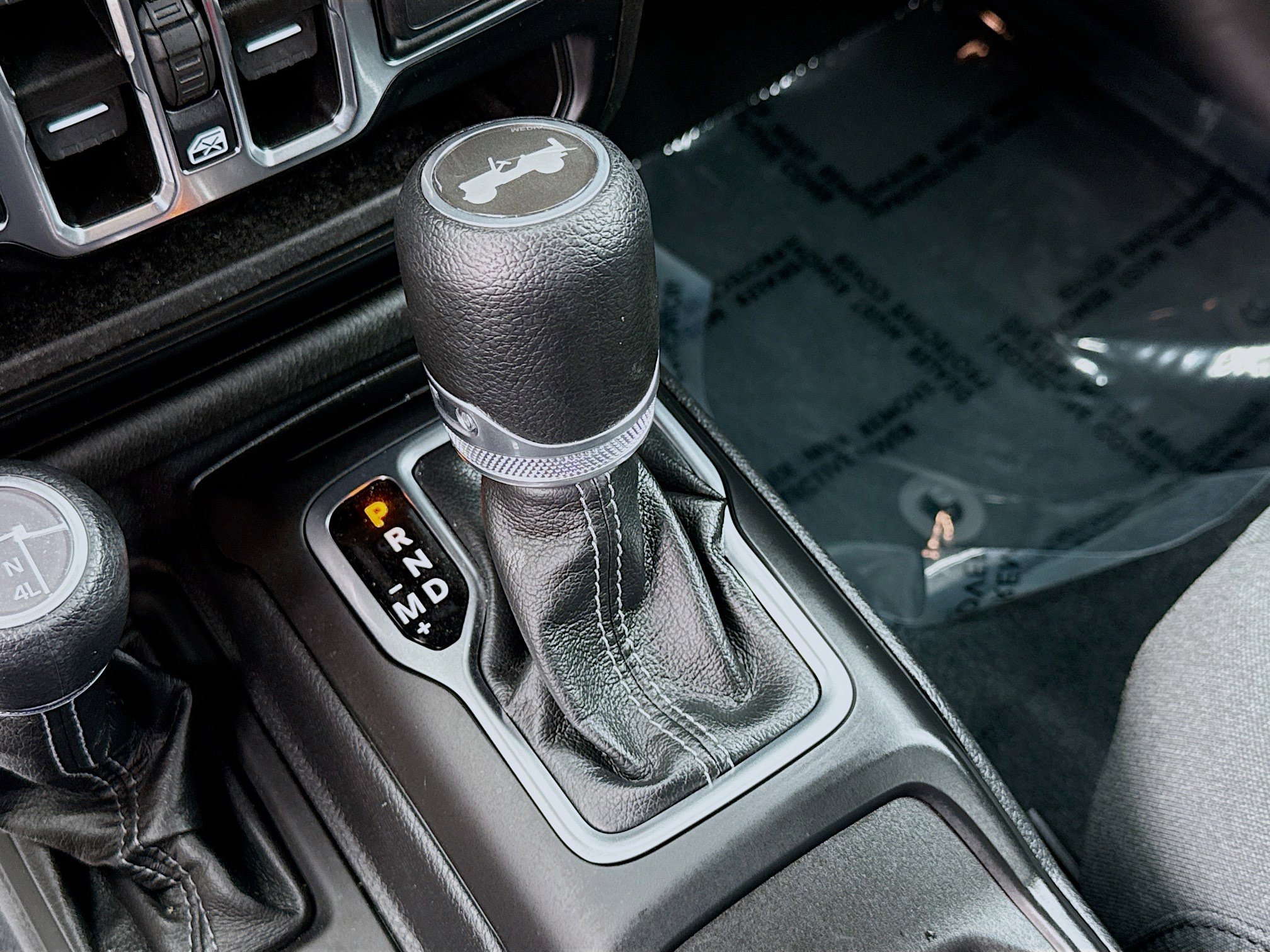 Used 2024 Jeep Wrangler Sport S image 15