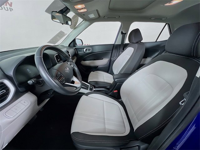Used 2024 Hyundai Venue SEL image 10