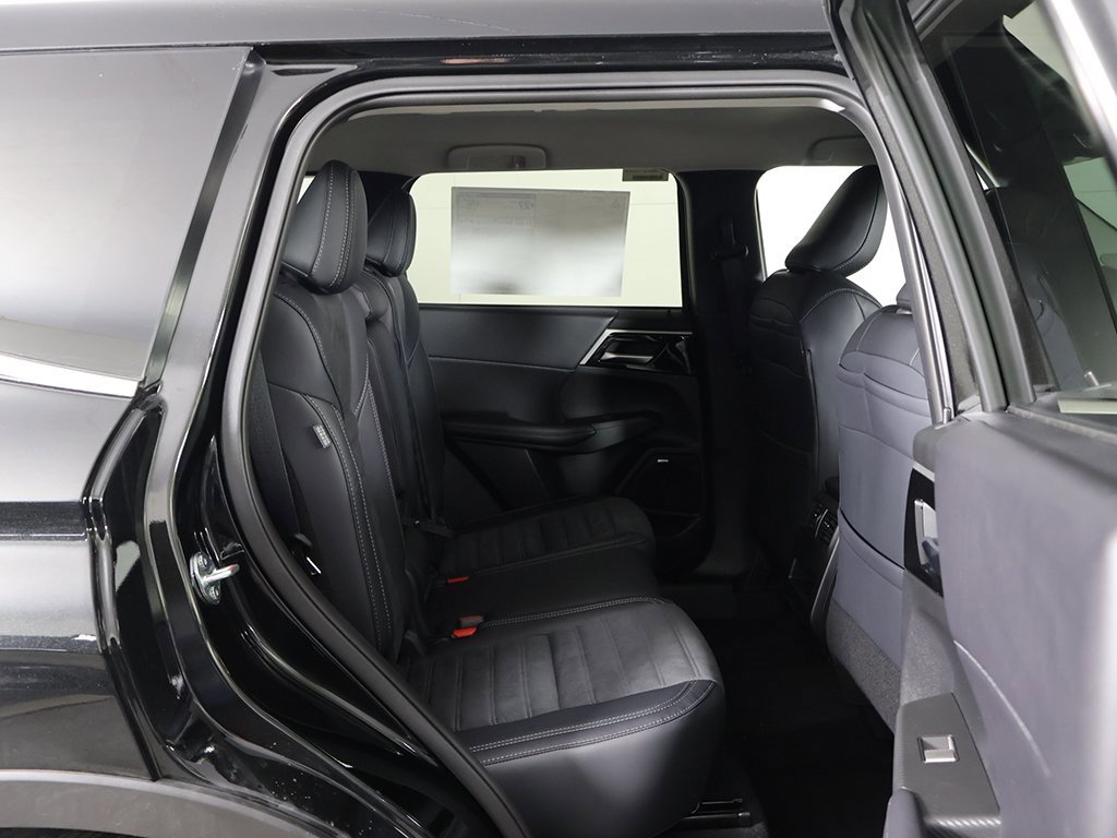 New 2026 Mitsubishi Outlander SE image 31