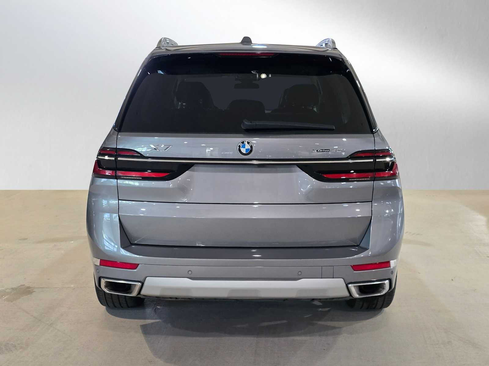 Used 2025 BMW X7 xDrive40i AWD/4WD image 4