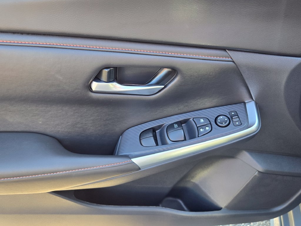 Used 2025 Nissan Sentra SR w/ Trunk Package FWD image 16