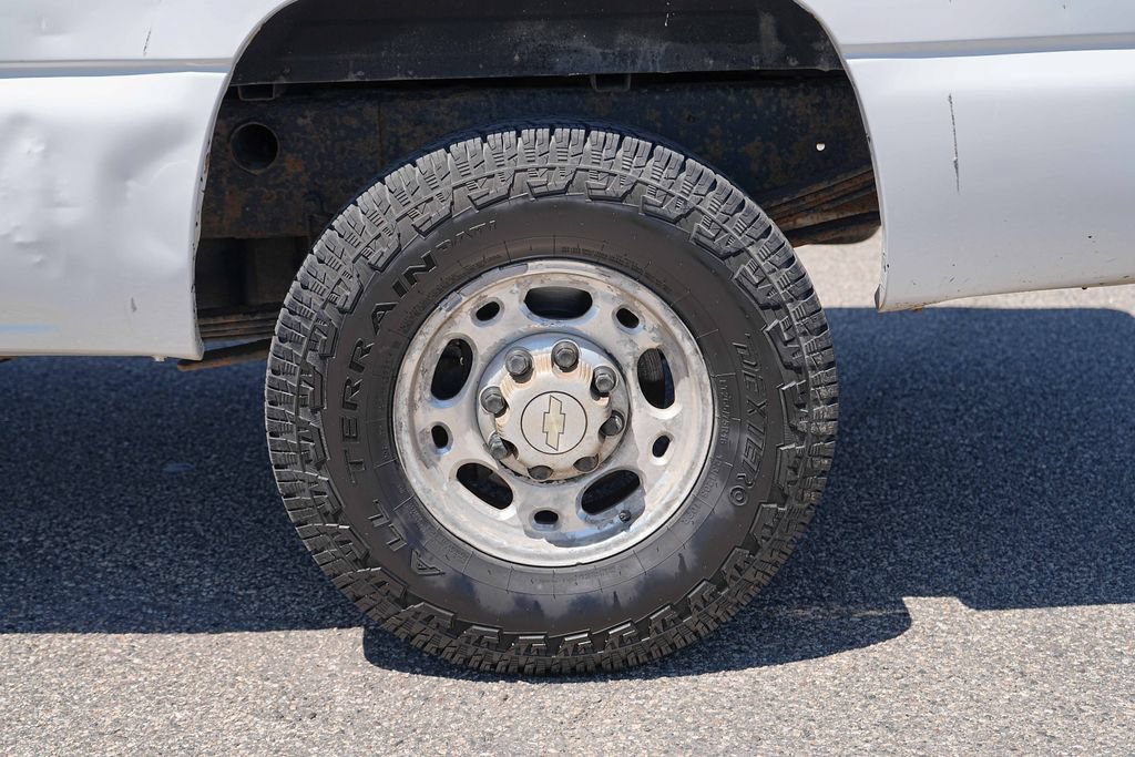 Used 2006 Chevrolet Silverado 2500 W/T w/ Heavy-Duty Power Package AWD/4WD image 10