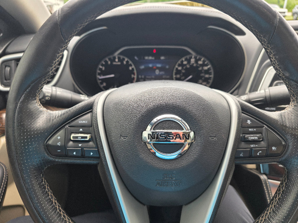 Used 2016 Nissan Maxima Platinum w/ Interior Lighting Package FWD image 18