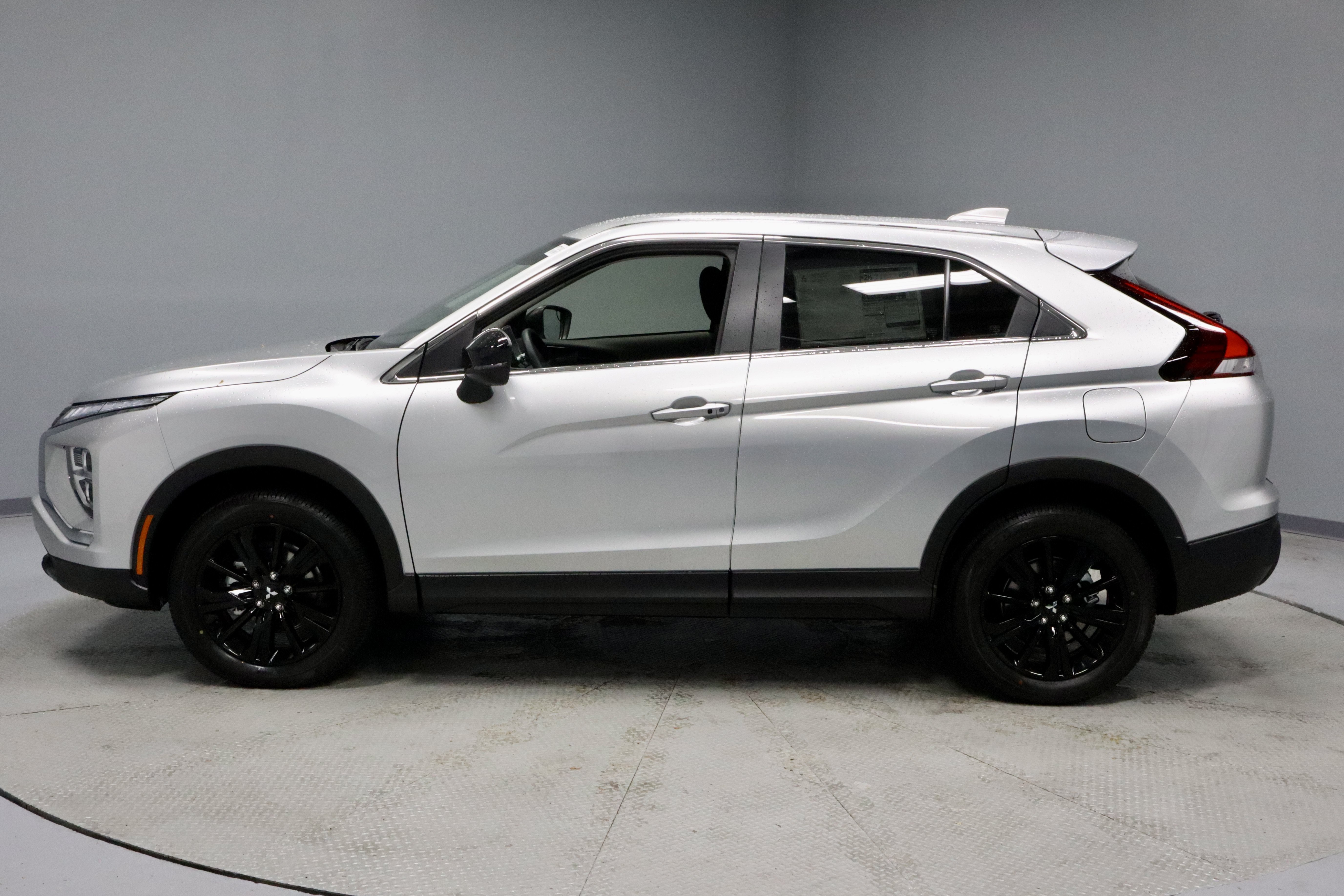 New 2026 Mitsubishi Eclipse Cross LE AWD/4WD image 5