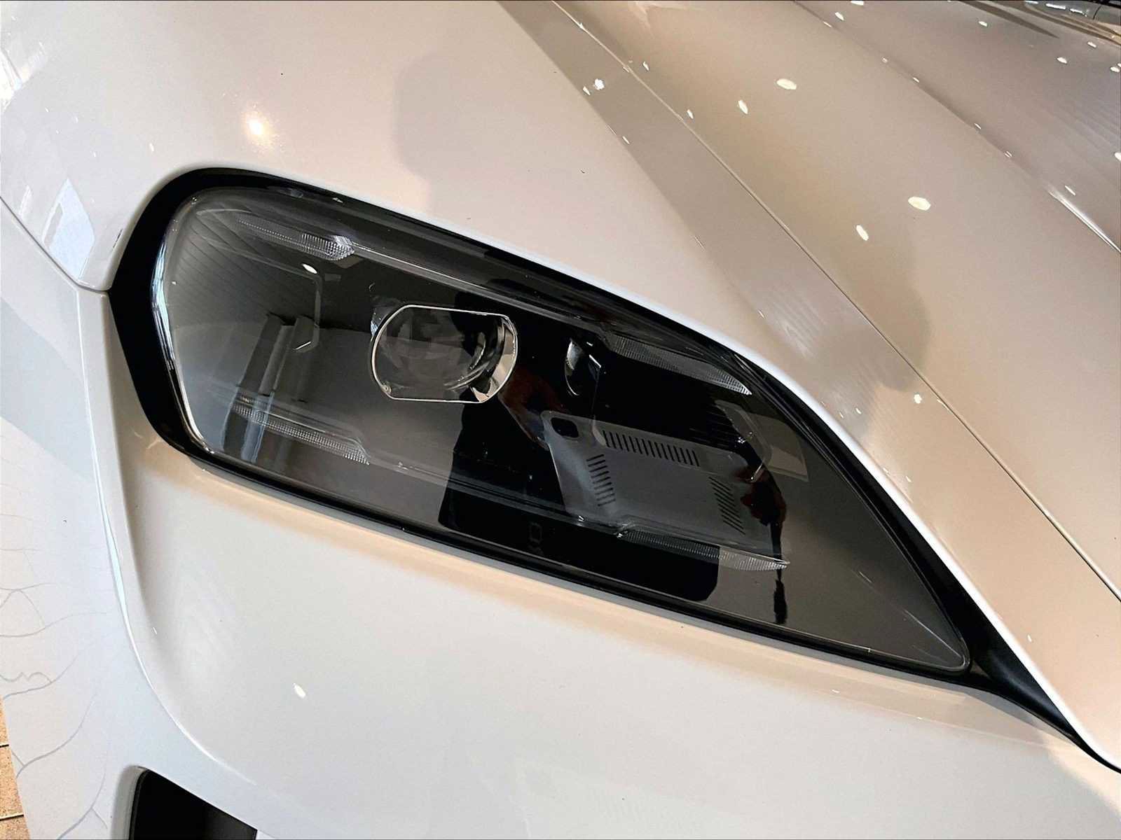 Used 2025 Porsche Taycan image 15