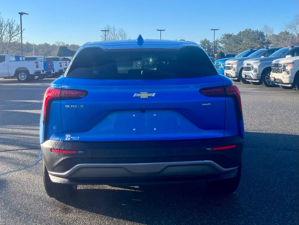 New 2025 Chevrolet Blazer EV LT AWD/4WD image 4