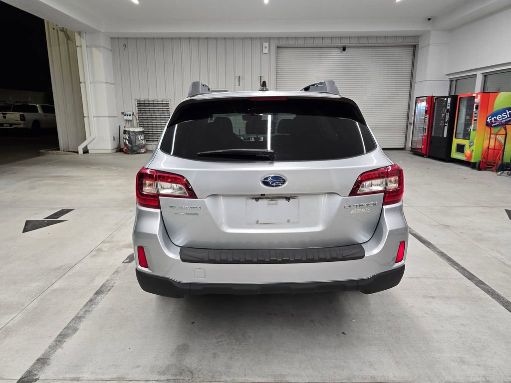 Used 2017 Subaru Outback 2.5i Premium image 5