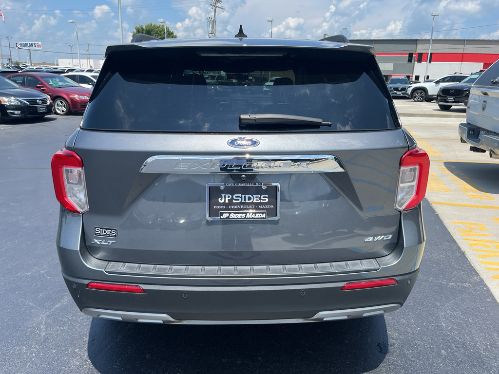 Used 2022 Ford Explorer XLT w/ Equipment Group 202A AWD/4WD image 8