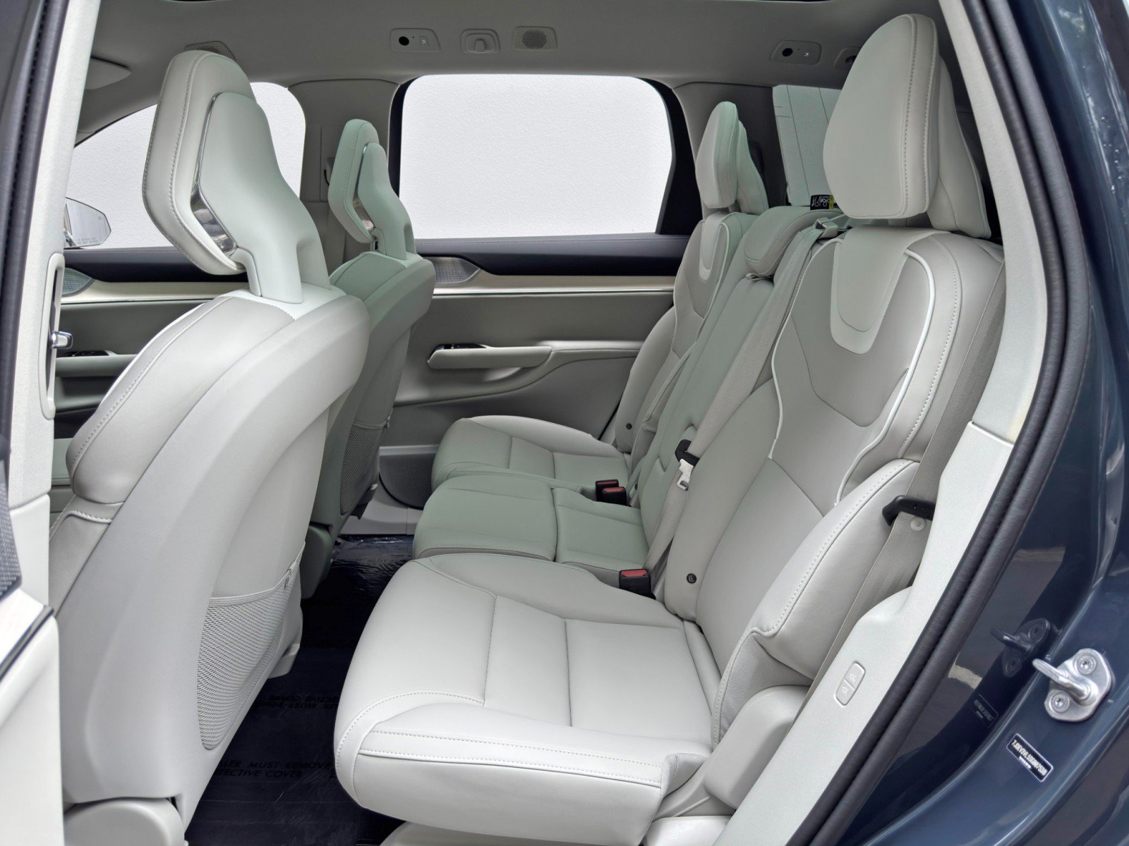 Used 2025 Volvo EX90 Ultra AWD/4WD image 40
