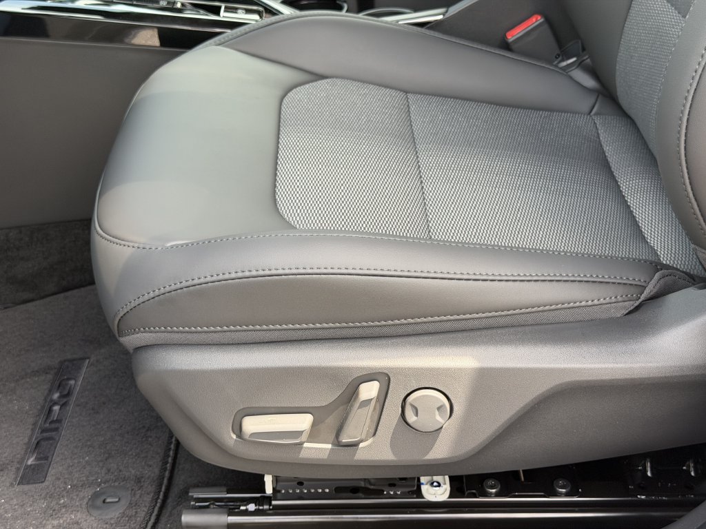 New 2026 Kia Niro Wind FWD image 24