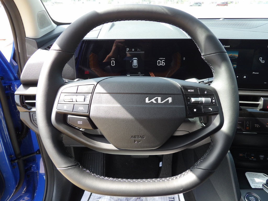 New 2026 Kia Sportage EX w/ EX Panorama Roof Package FWD image 12