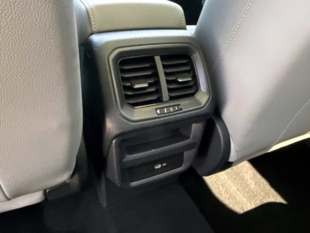 Used 2022 Volkswagen Taos SE image 15