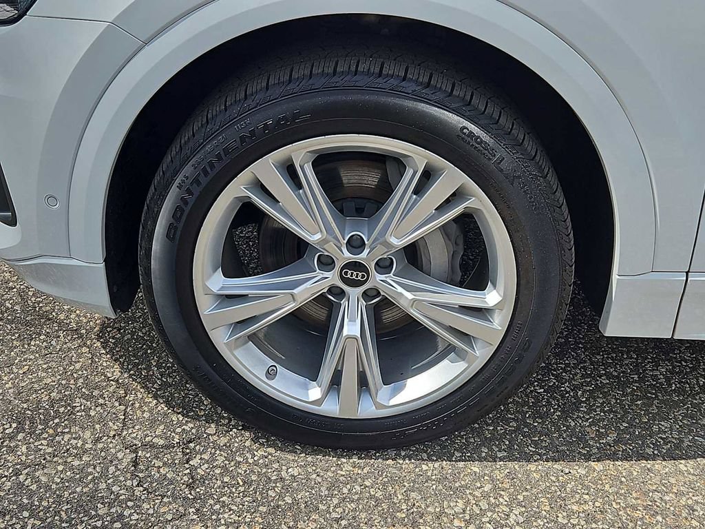 Certified 2023 Audi Q8 Premium Plus w/ Premium Plus Package AWD/4WD image 2