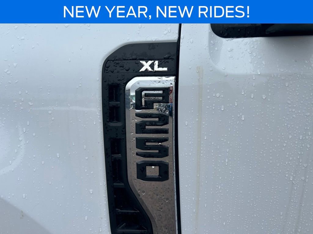 New 2026 Ford F250 XL w/ XL Chrome Package image 11