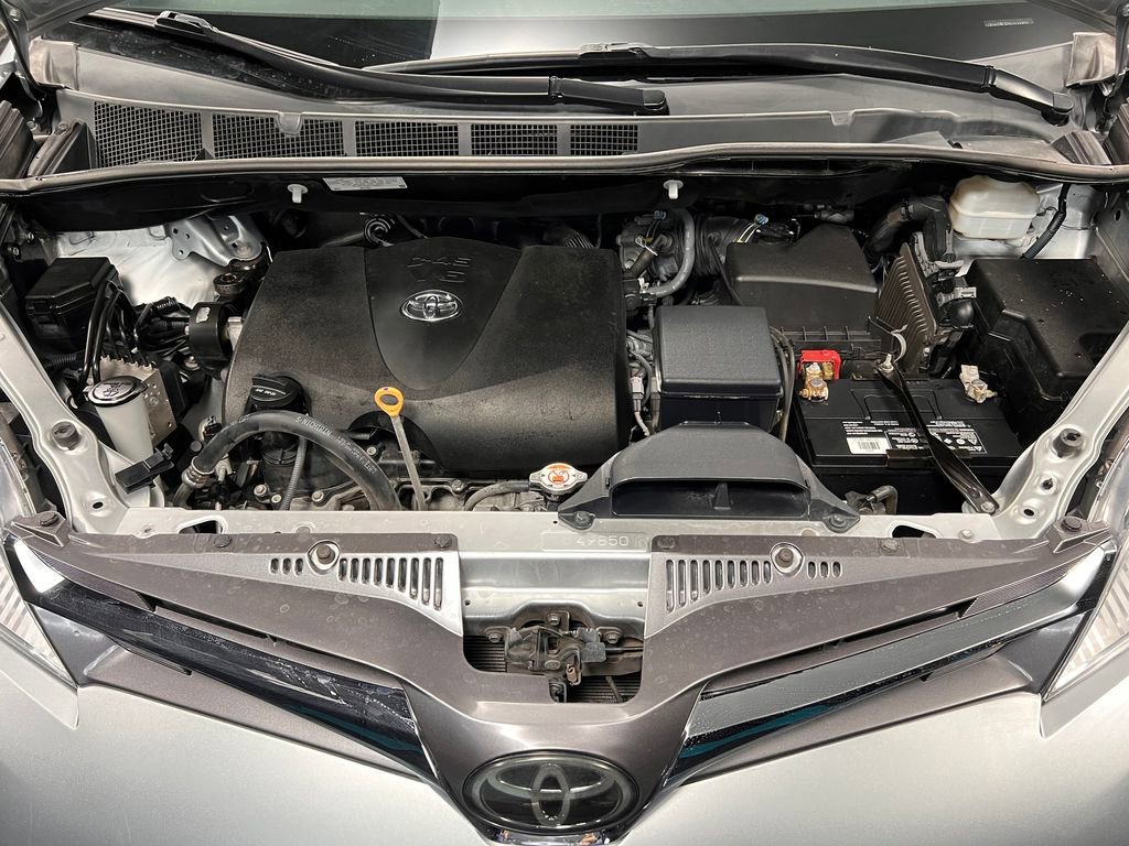 Used 2019 Toyota Sienna LE FWD image 17