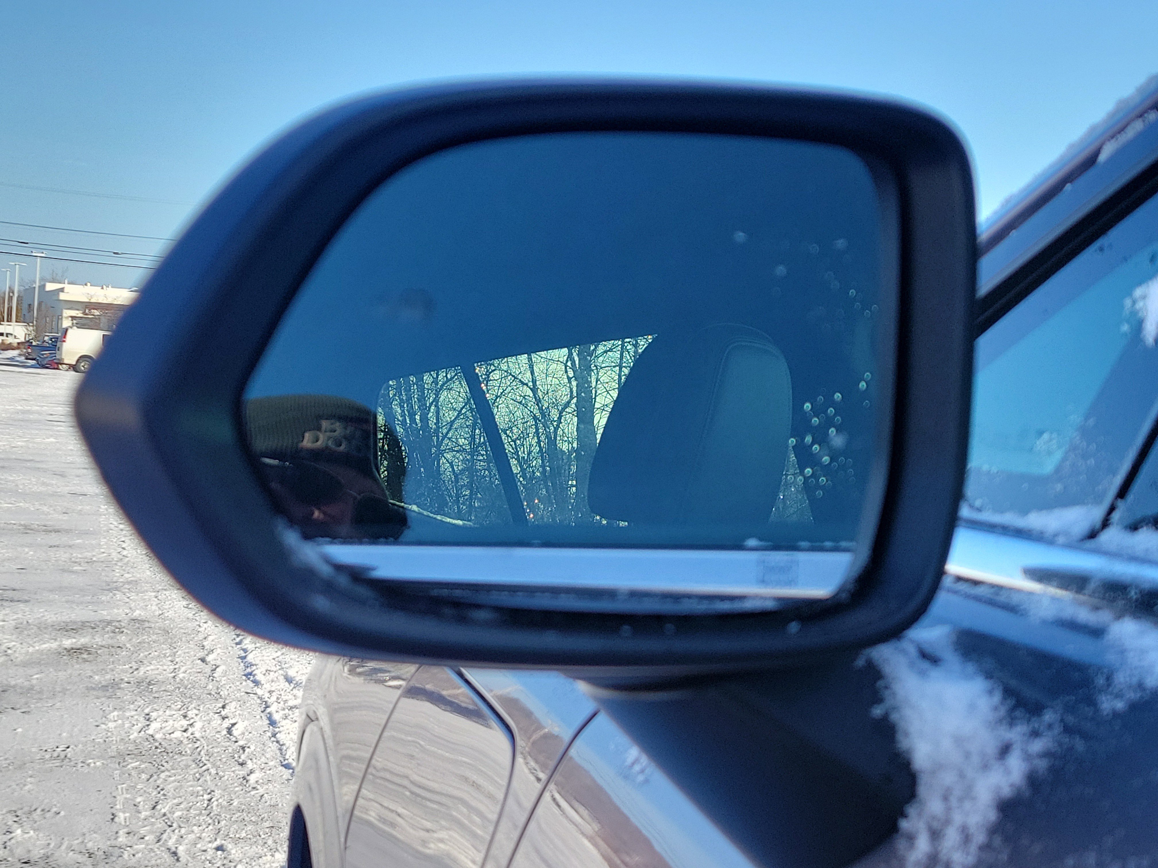 Used 2025 Chevrolet Equinox EV LT w/ Convenience Package image 10