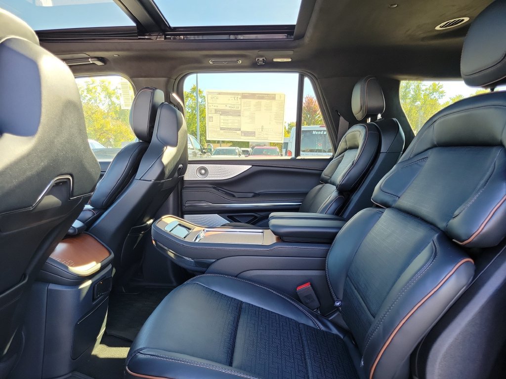 New 2027 Lincoln Navigator L Black Label AWD/4WD image 15