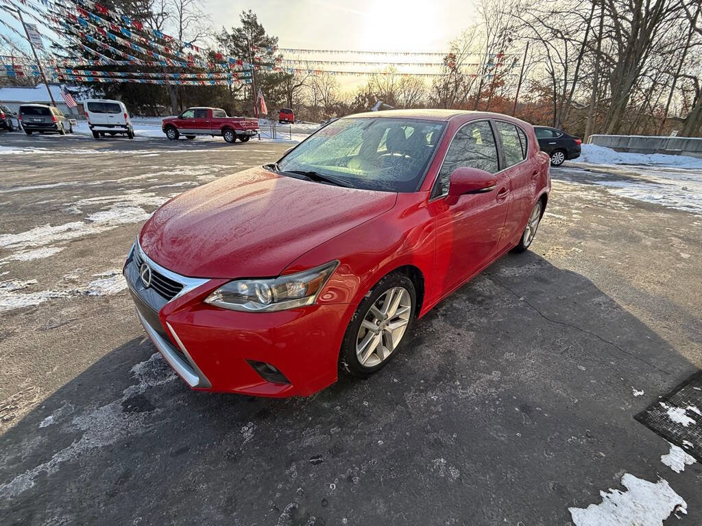 Used 2014 Lexus CT 200h Base 4dr Hatchback w/ Seat Comfort Package image 2
