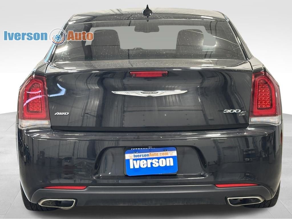 Used 2018 Chrysler 300 S w/ Beats Audio Group image 7