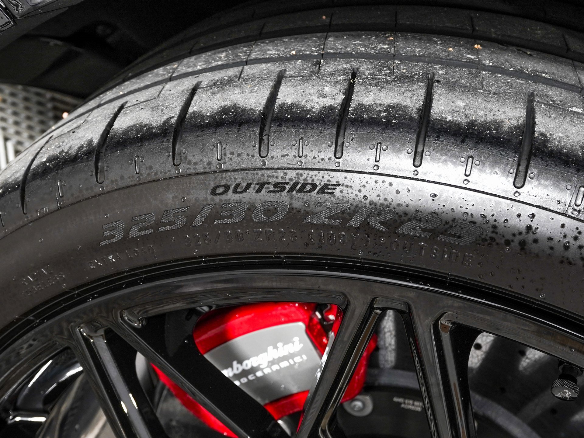 Used 2025 Lamborghini Urus SE image 34