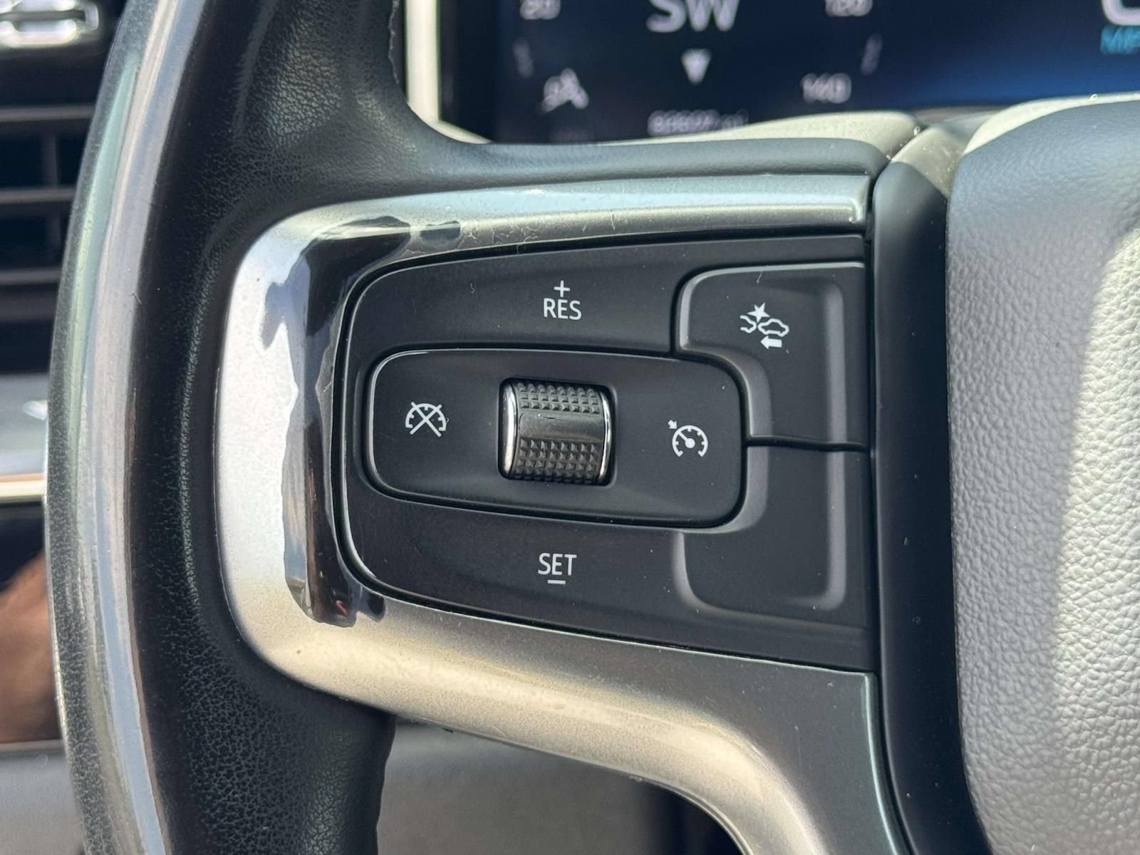 Used 2024 Chevrolet Silverado 2500 LT w/ LPO, Dark Essentials Package AWD/4WD image 8