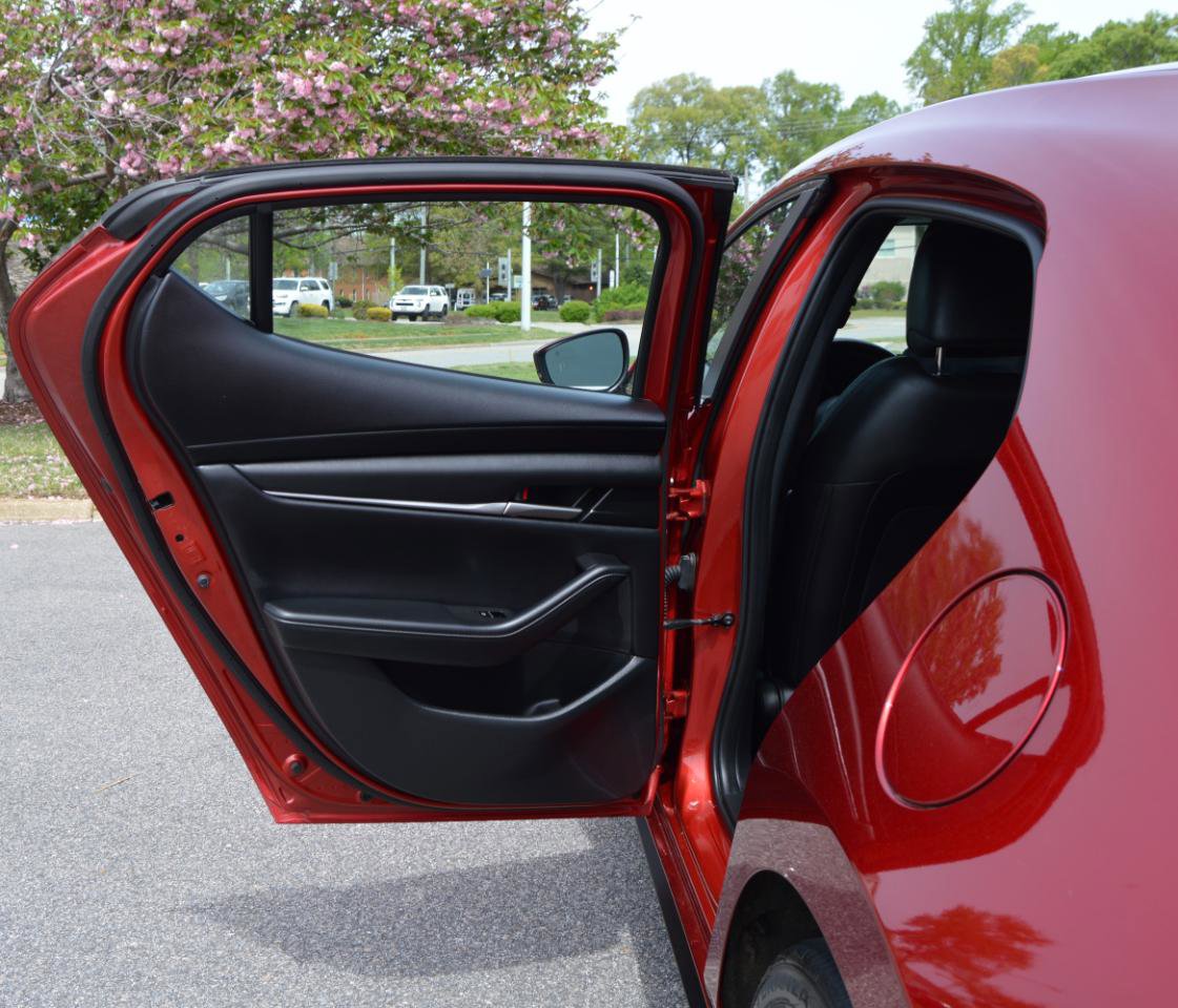 Used 2023 MAZDA MAZDA3 s FWD image 14