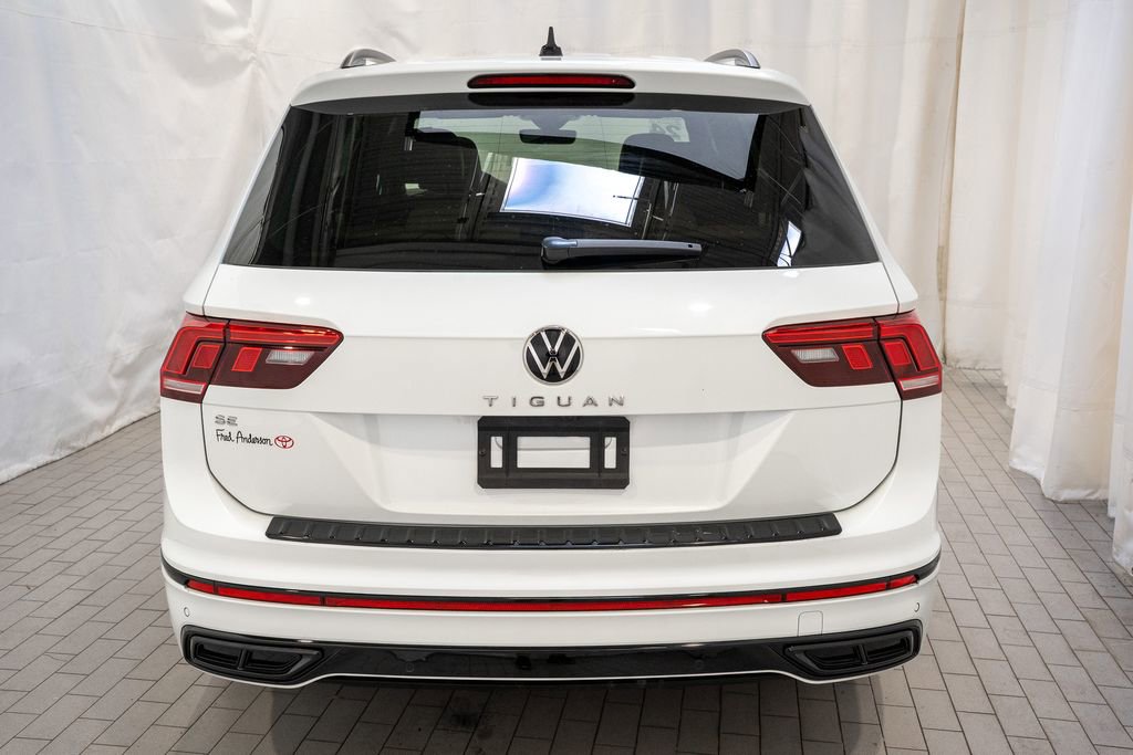 Used 2024 Volkswagen Tiguan SE R-Line image 5