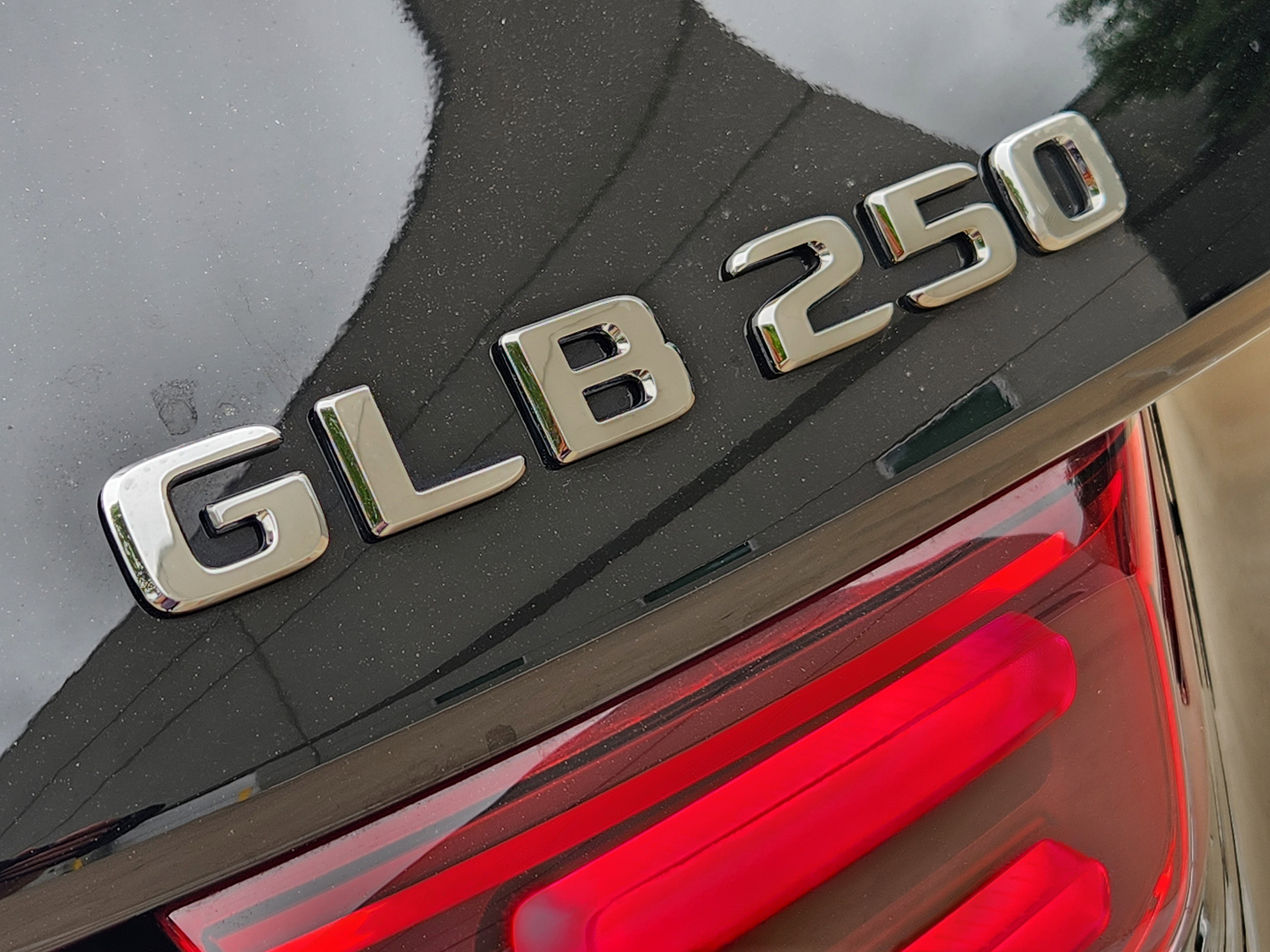 Certified 2025 Mercedes-Benz GLB 250 image 29