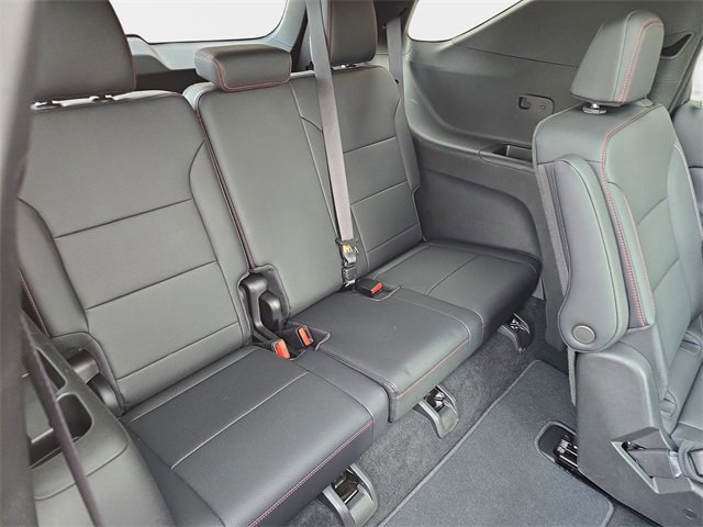 Used 2025 Chevrolet Traverse Z71 w/ Driver Confidence Package image 16