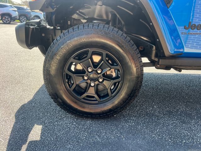 Used 2021 Jeep Gladiator Willys AWD/4WD image 26